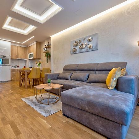 شقة Apartman Lux M&B زلاتيبور المظهر الخارجي الصورة